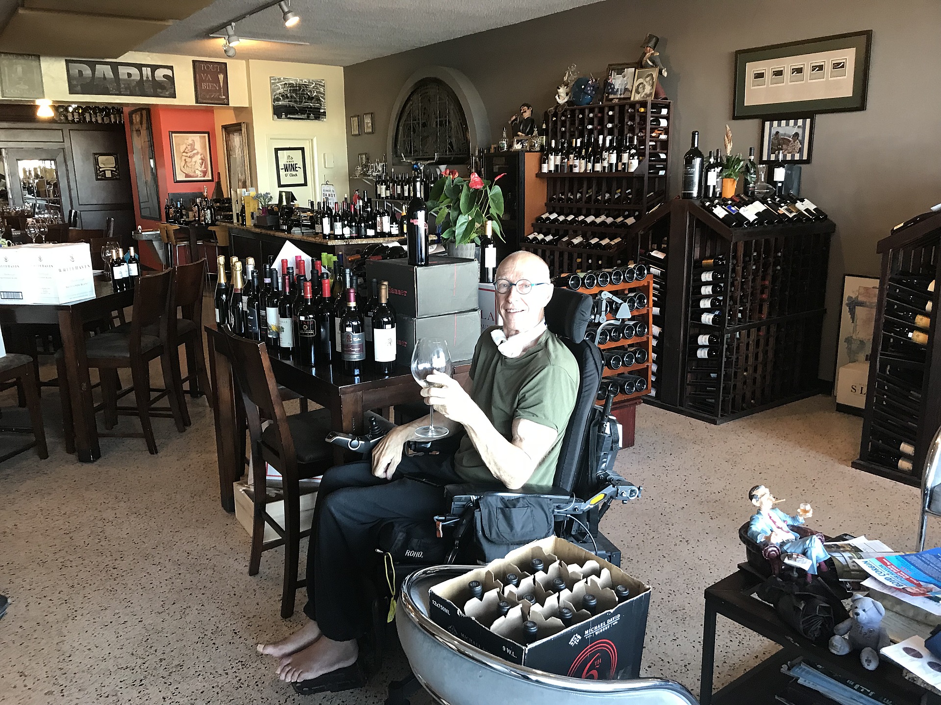 Intimate Wine Lounge - Image 5 of 5