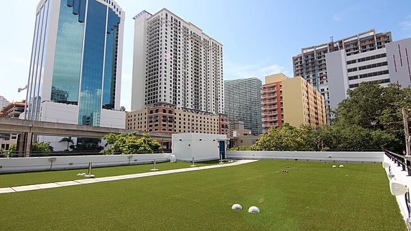 Modern Space with Rooftop Terrace - Image 3 of 9