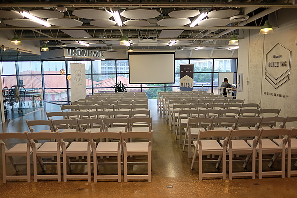 Modern Space with Rooftop Terrace - Image 7 of 9