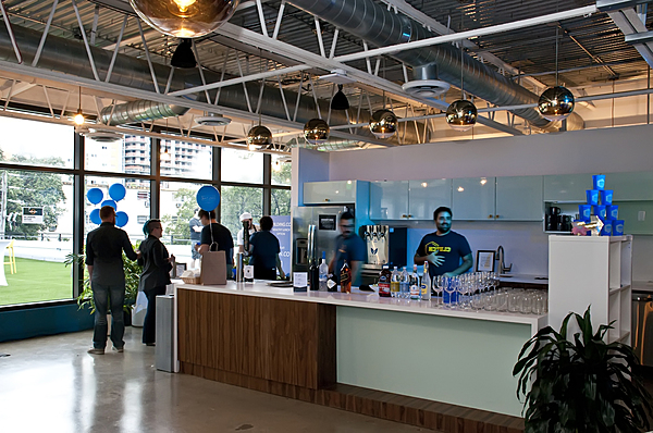 Modern Space with Rooftop Terrace - Image 9 of 9