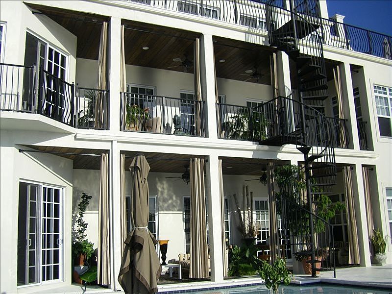 Castle on the Middle River - Image 2 of 8