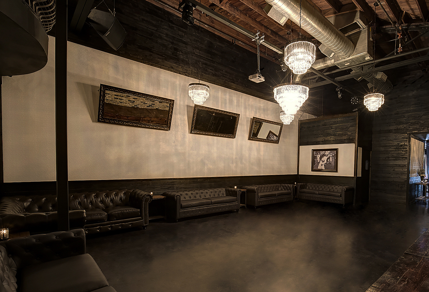 Elegant event venue with a classic touch. - Image 4 of 8