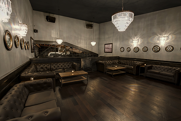 Elegant event venue with a classic touch. - Image 2 of 8