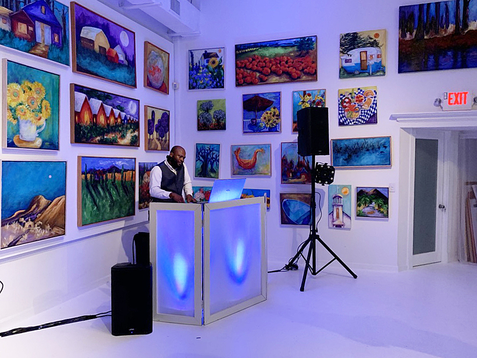 Bright Artistic Warehouse - Image 5 of 10