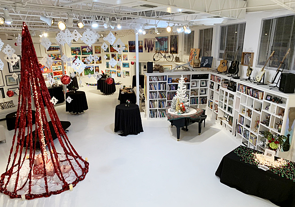 Bright Artistic Warehouse - Image 2 of 10