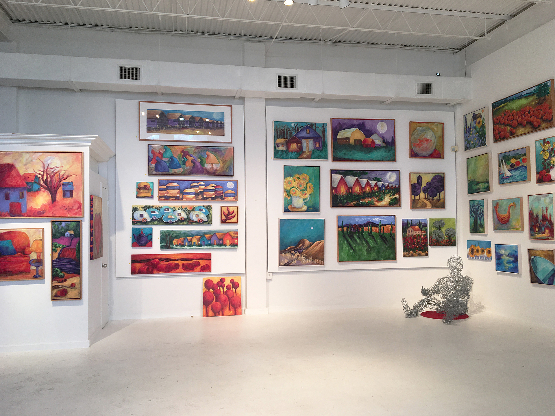 Bright Artistic Warehouse - Image 8 of 10