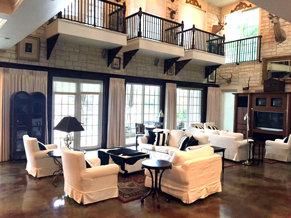 Castle on the Middle River - Image 7 of 8