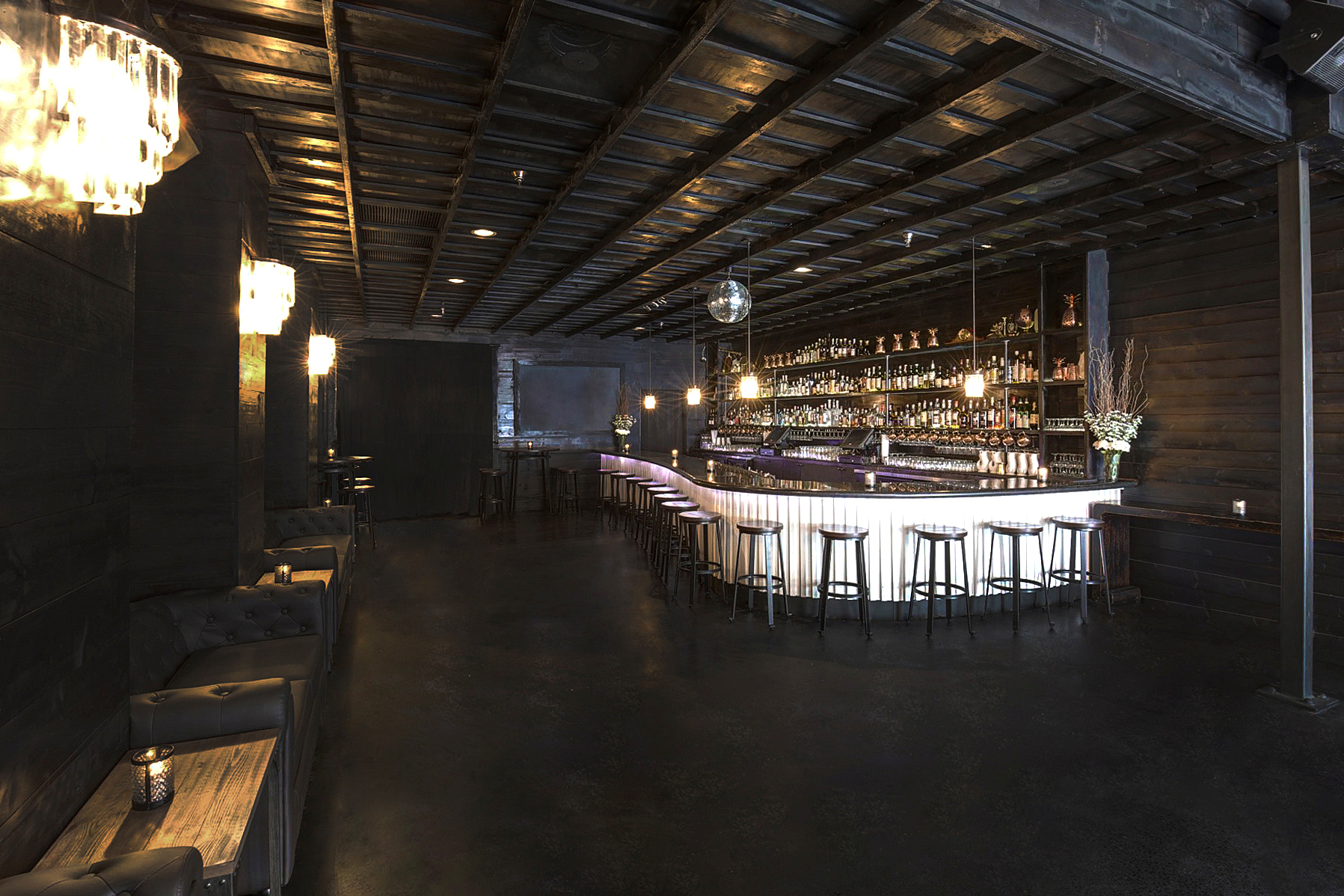 Elegant event venue with a classic touch. - Image 7 of 8