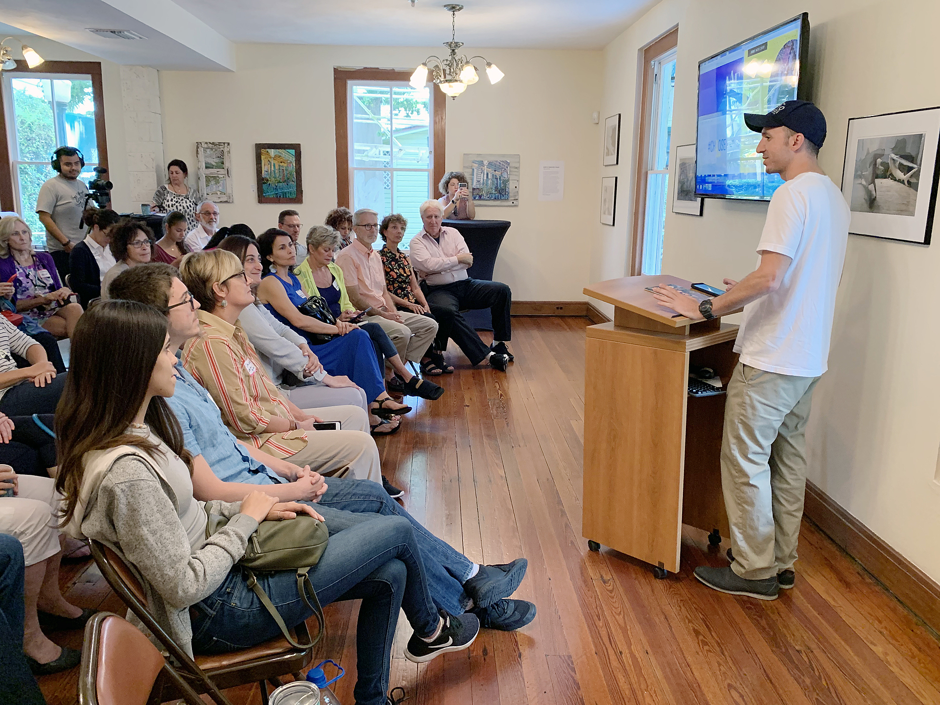 Riverfront Meeting & Cocktail Space - Image 4 of 9