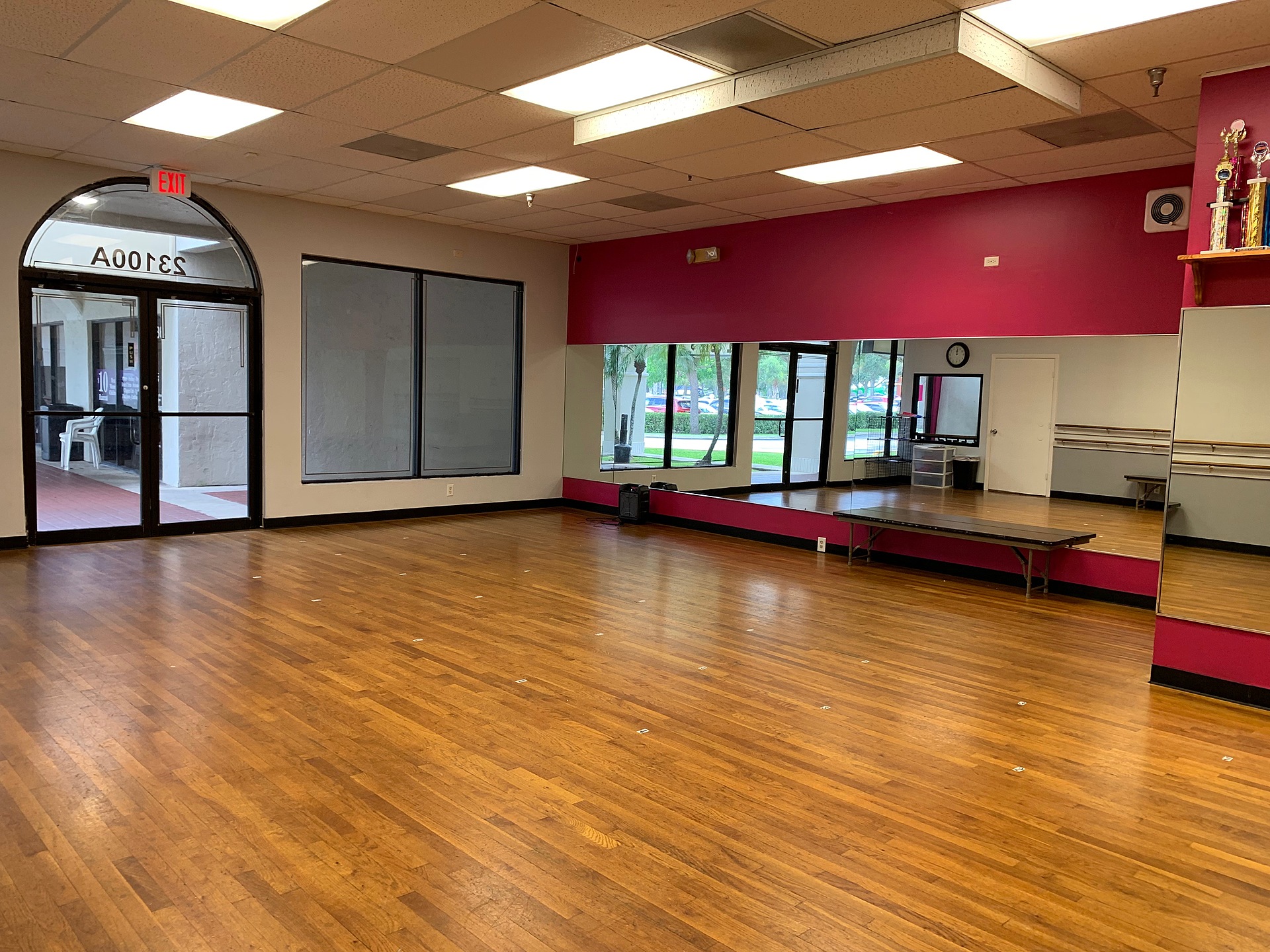 Bright, Party and Workshop Studio  - Image 1 of 4