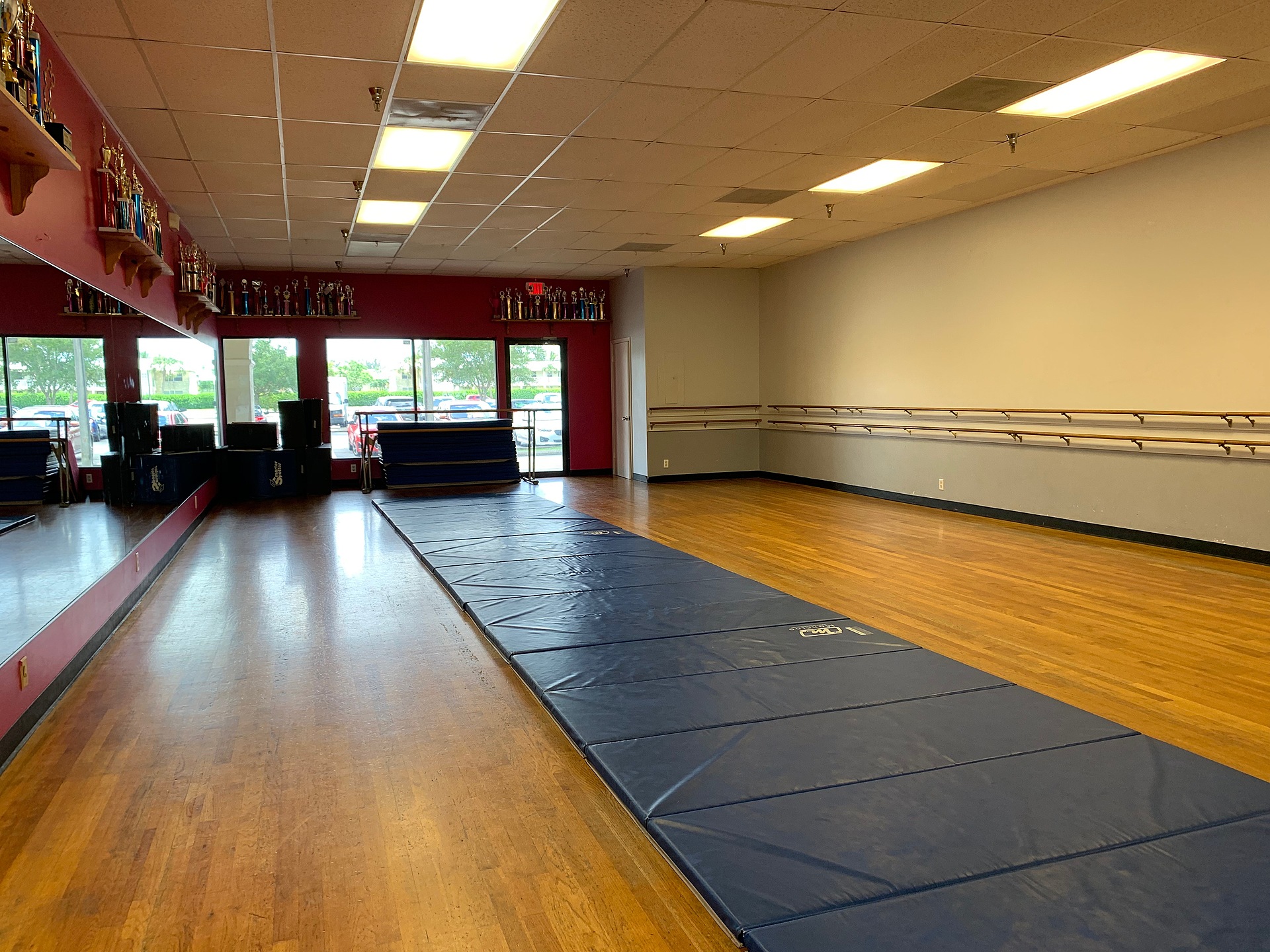 Spacious gallery and studio space  - Image 1 of 4