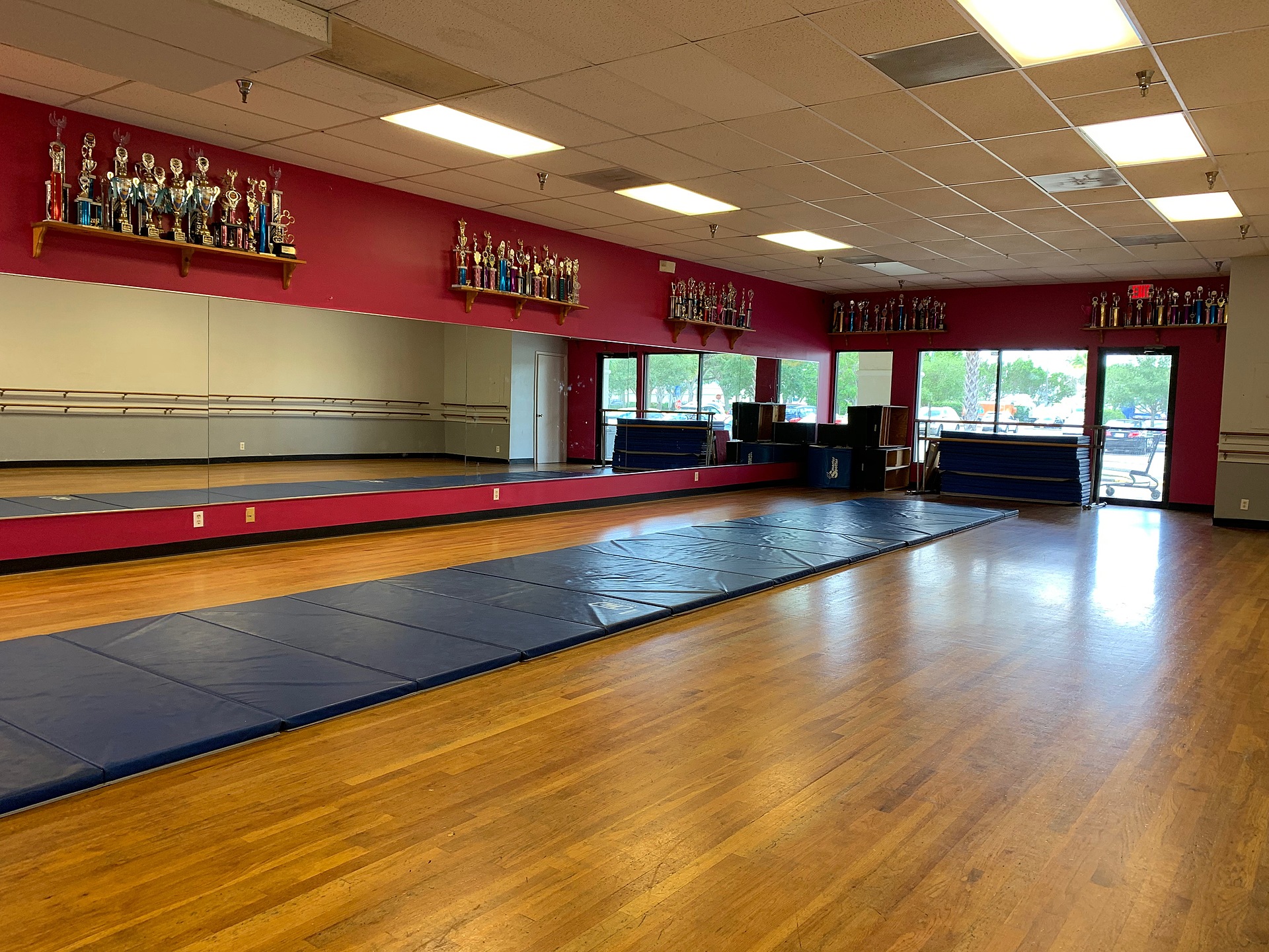 Spacious gallery and studio space  - Image 3 of 4