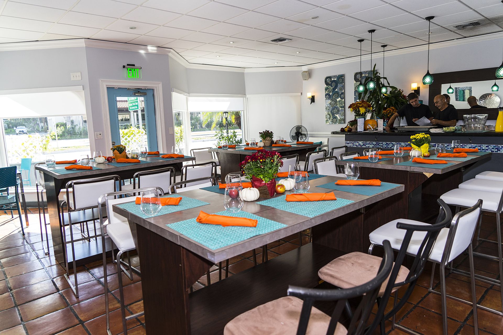 Bright, spacious foodie venue. - Image 3 of 6