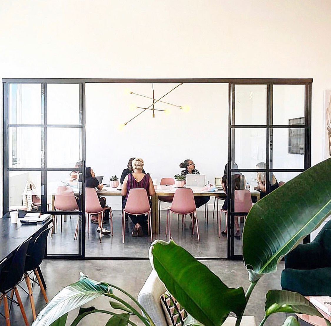 Bright & Inspiring Conference Space - Image 4 of 6