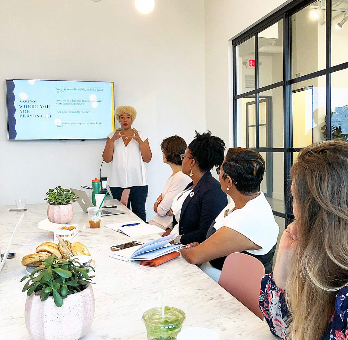 Bright & Inspiring Conference Space - Image 5 of 6