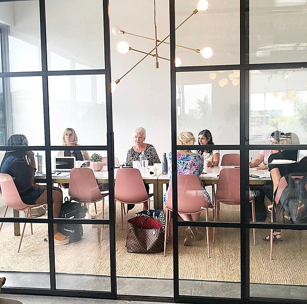 Bright & Inspiring Conference Space - Image 5 of 6