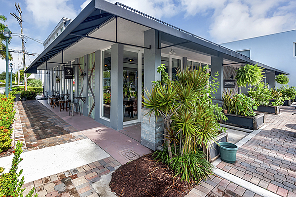 Unique and Spacious Industrial Craft Coffee Shop - Image 4 of 10