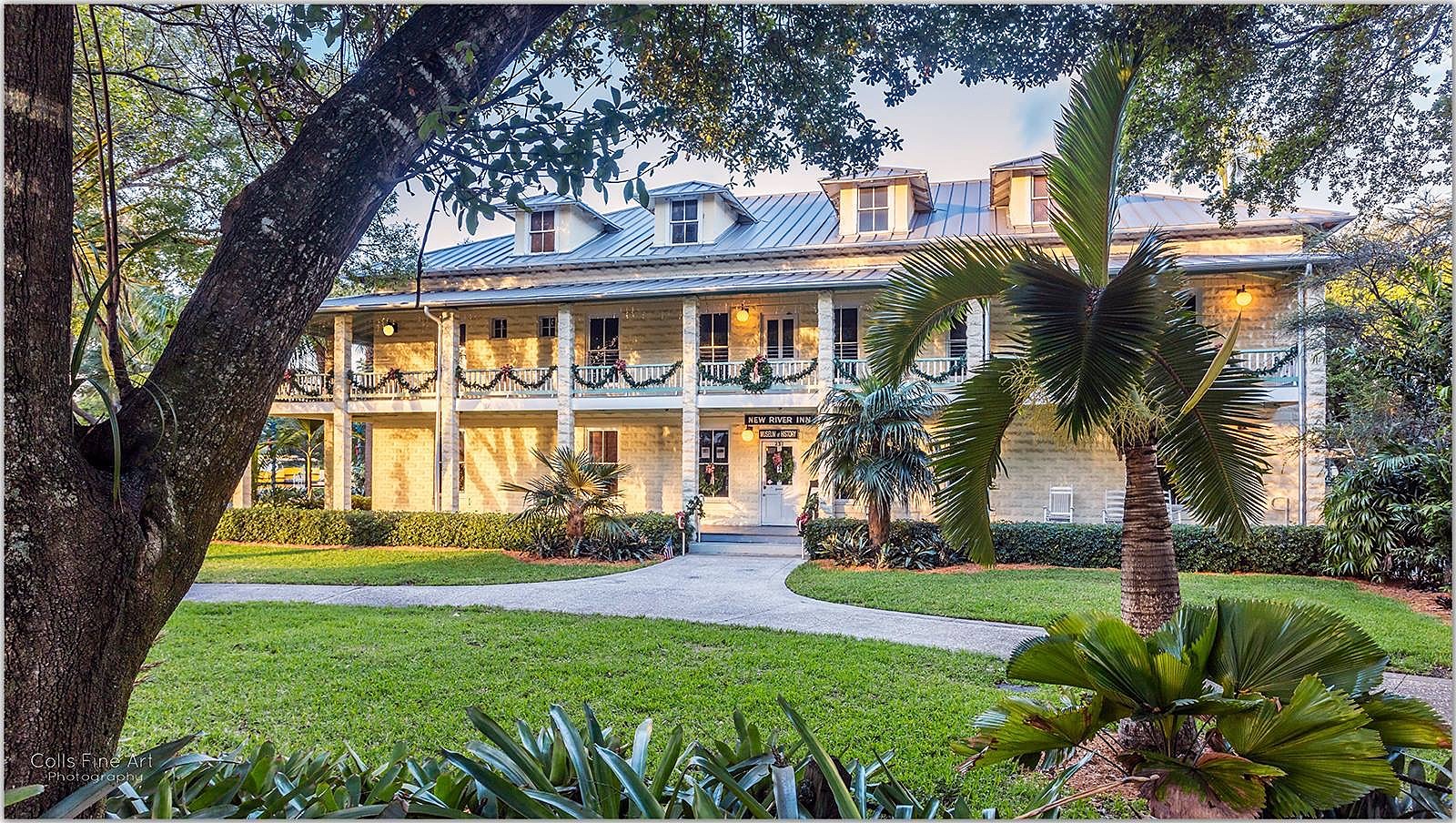 Riverfront Meeting & Cocktail Space - Image 8 of 9