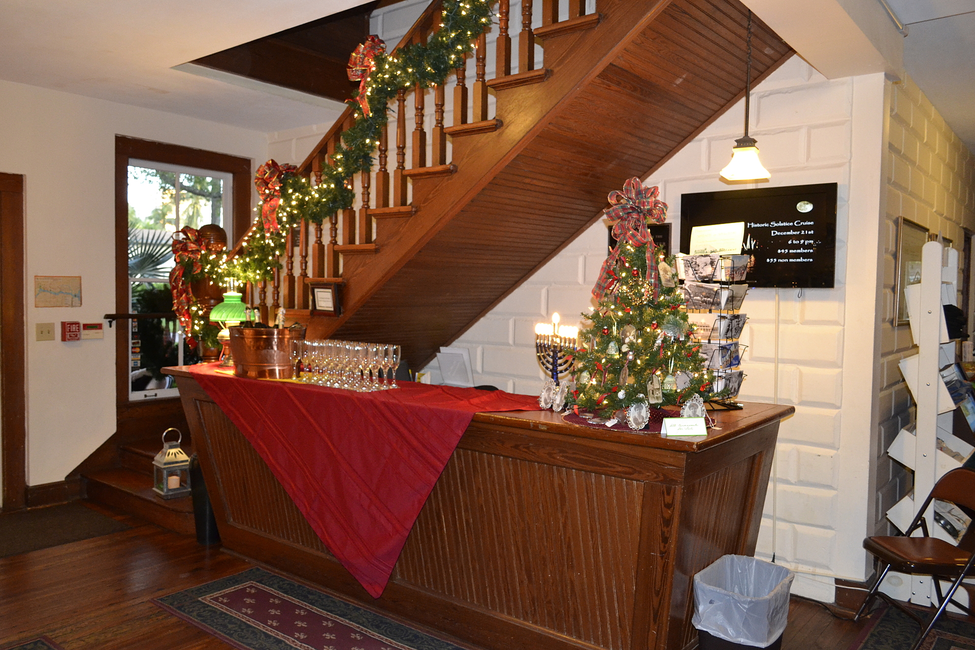 Riverfront Meeting & Cocktail Space - Image 1 of 9