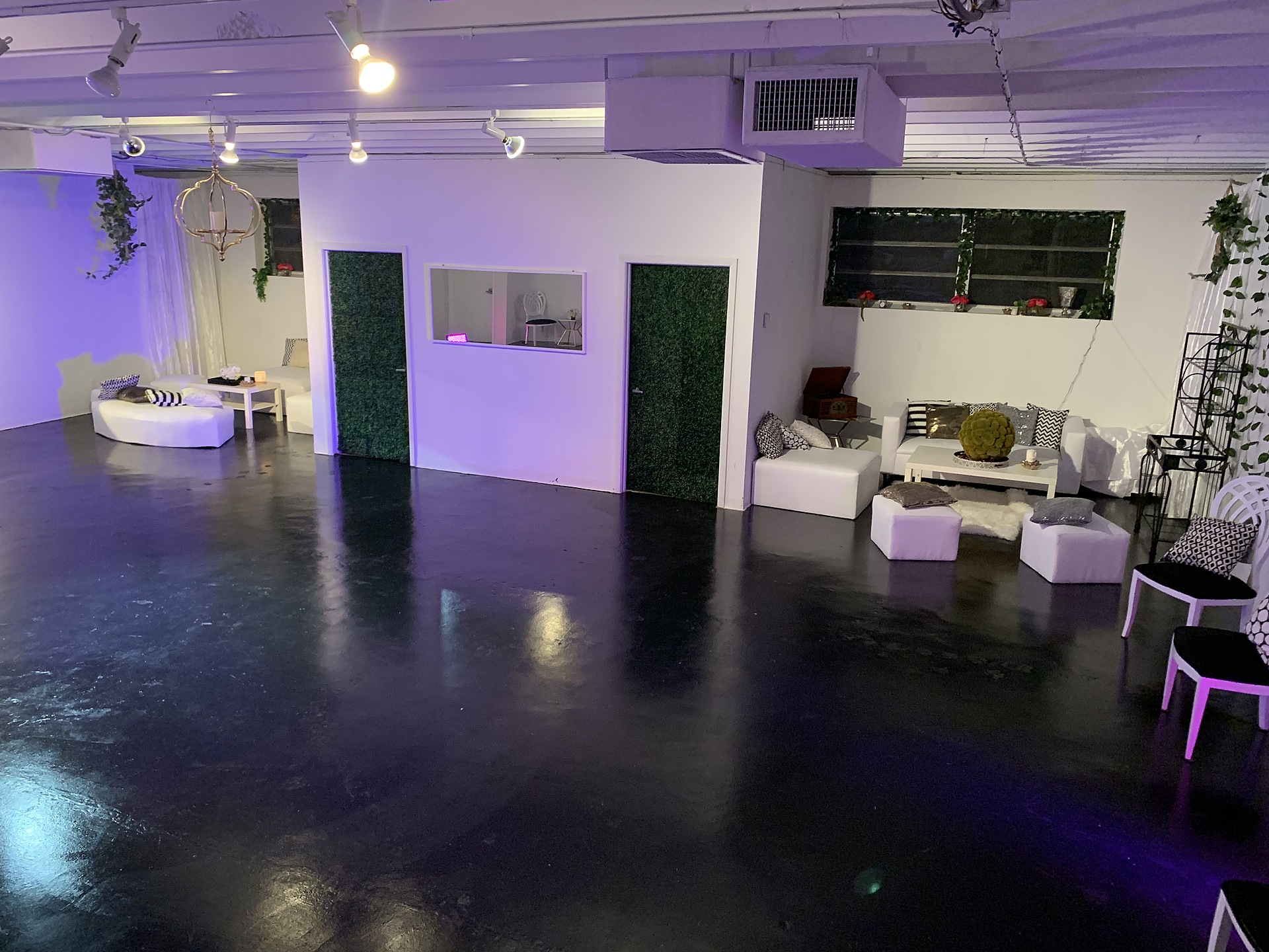 Cozy Garden Suite  - Image 2 of 8