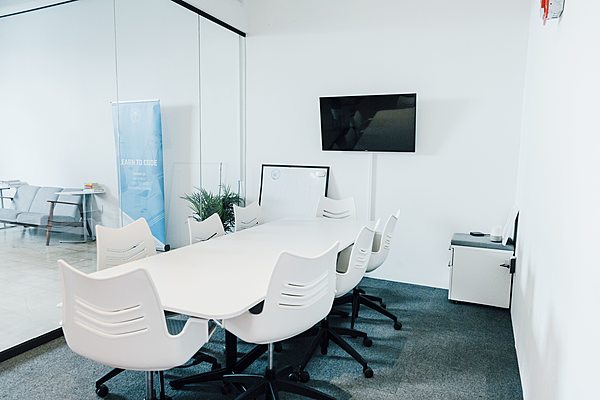 Bright Collaborative Workspace - Prototype - Image 3 of 4