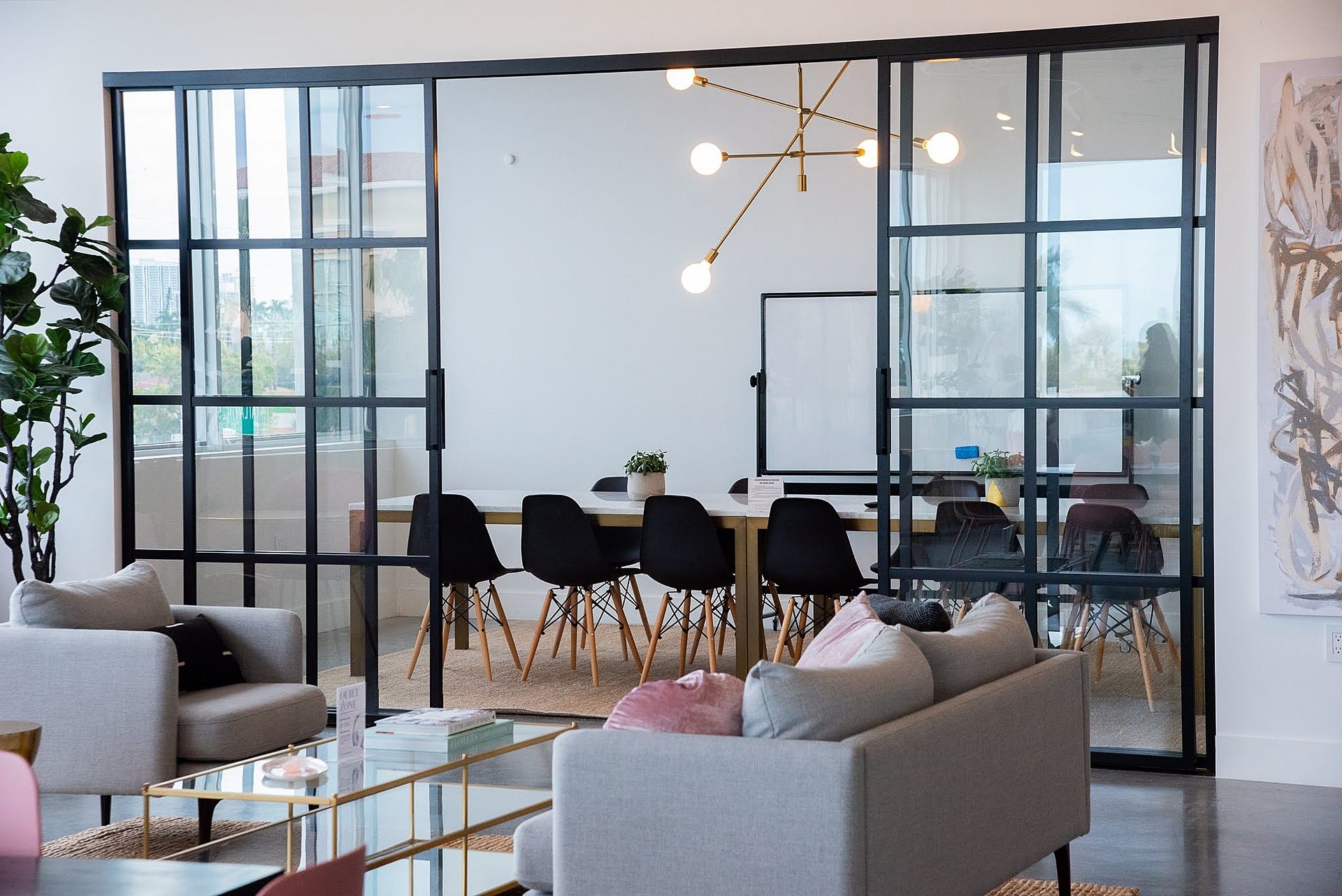 Bright & Inspiring Conference Space - Image 1 of 6