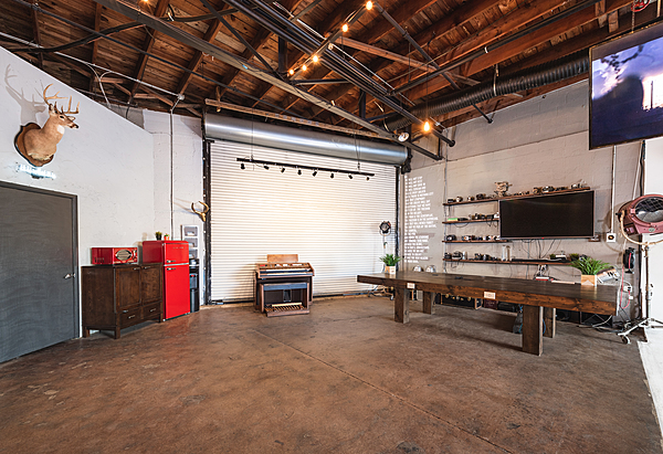  4000 sqft Warehouse Studio in Historic Arts Dist. - Image 5 of 6