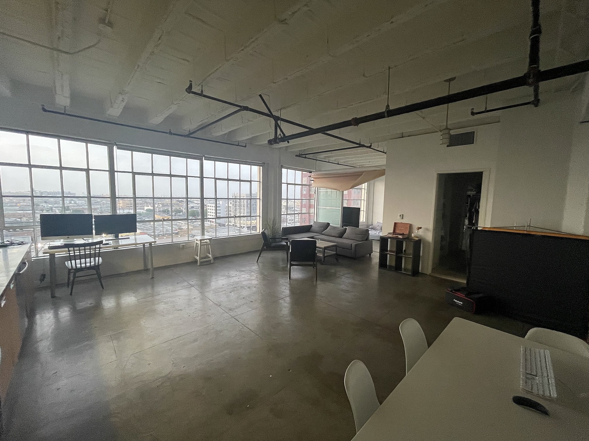 Open Loft Space With Broad Windows - Image 5 of 9