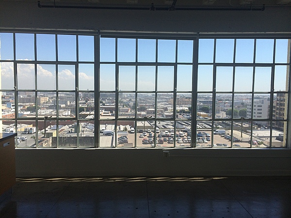 Open Loft Space With Broad Windows - Image 6 of 9