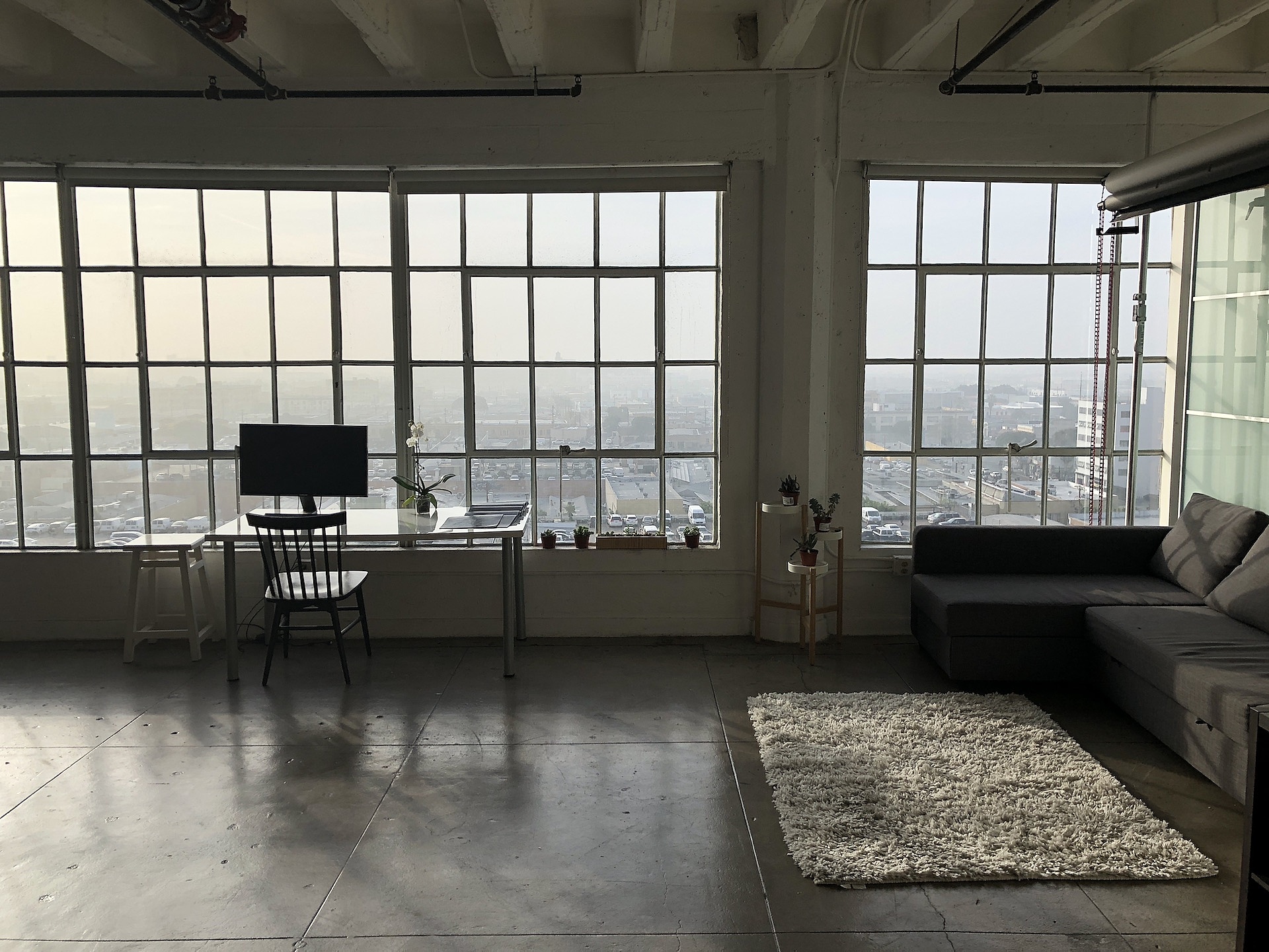 Open Loft Space With Broad Windows - Image 7 of 9