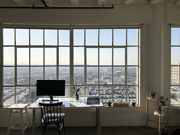 Open Loft Space With Broad Windows - Image 9 of 9