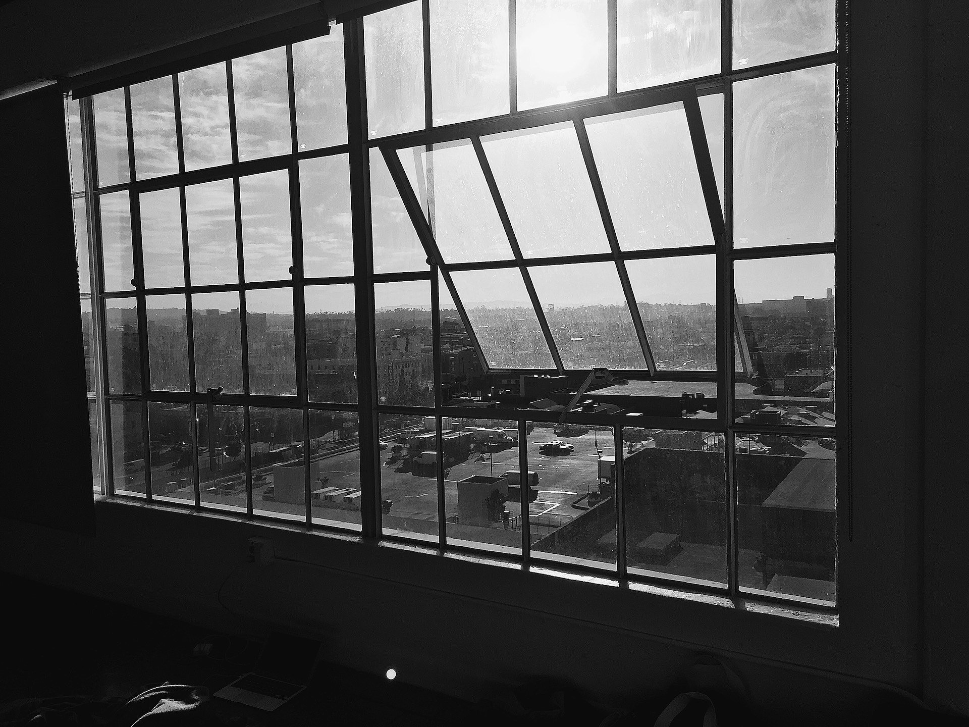 Open Loft Space With Broad Windows - Image 3 of 9