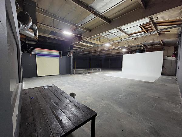 Massive 25,000 Sq Ft 24-Hour Production Studio - Image 3 of 8
